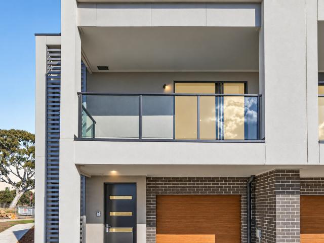 House for rent in Mill Park Lakes, Melbourne