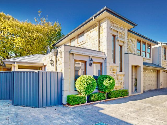 House for sale in Highgate