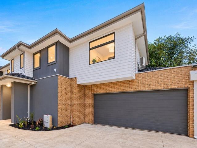 Townhouse for sale in Sunshine, Melbourne