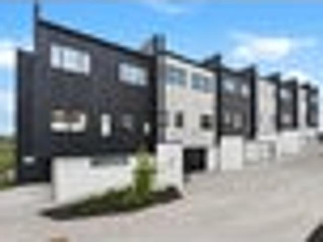 Townhouse for sale in New Windsor