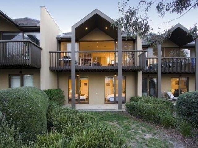 Townhouse for rent in Camerons Creek, Victoria