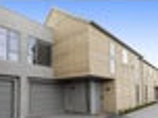 Townhouse for sale in Saint Albans, Canterbury