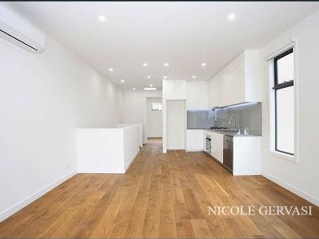 Townhouse for rent in Camerons Creek, Victoria