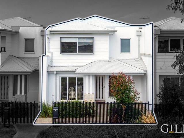 Townhouse for sale in Camerons Creek, Victoria