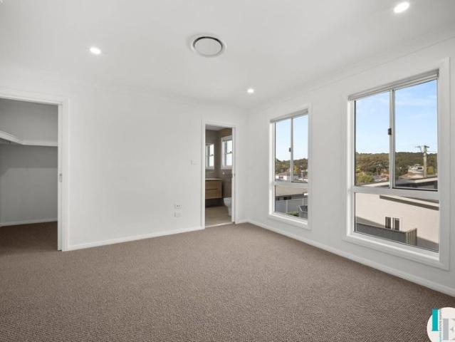 House for rent in Oak Flats Dc, New South Wales