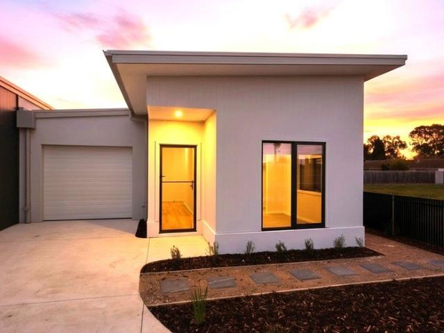 House for rent in Rosewall, Geelong