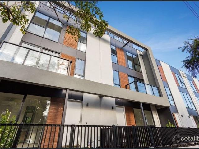 Townhouse for sale in Camerons Creek, Victoria