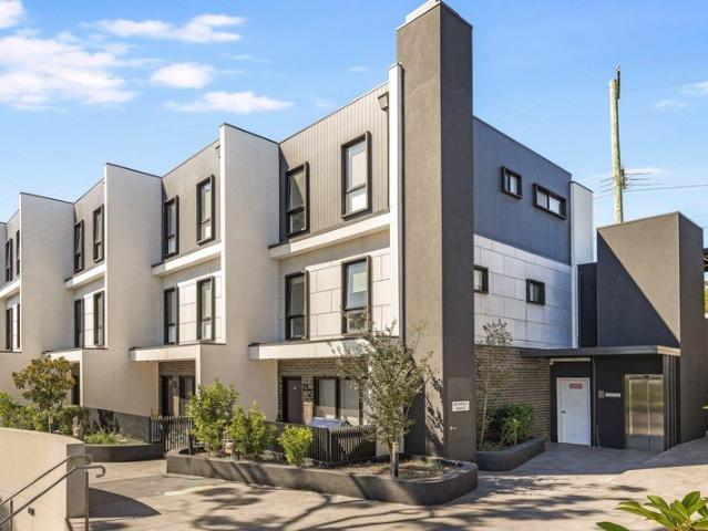 Townhouse for sale in Sutherland, New South Wales