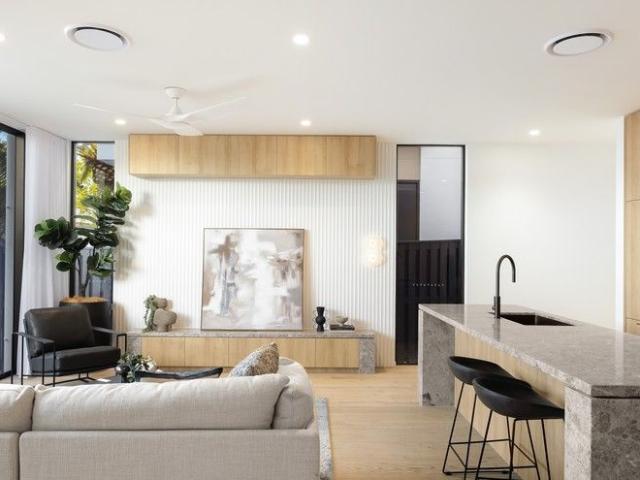 House for sale in Isle Of Capri, Queensland