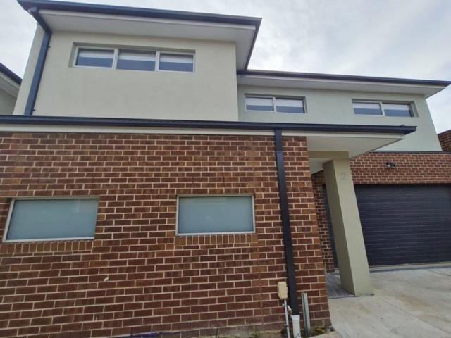 Townhouse for rent in Camerons Creek, Victoria