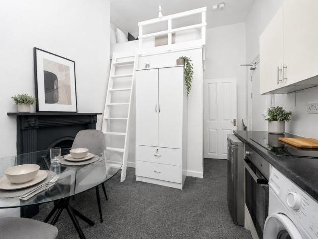 Studio for rent in Brunswick, Brighton & Hove
