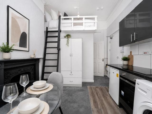 Studio for rent in Brunswick, Brighton & Hove