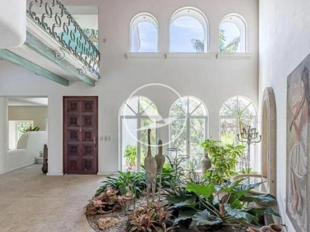 Luxury Oceanfront Villa in Ixtapa, Zihuatanejo