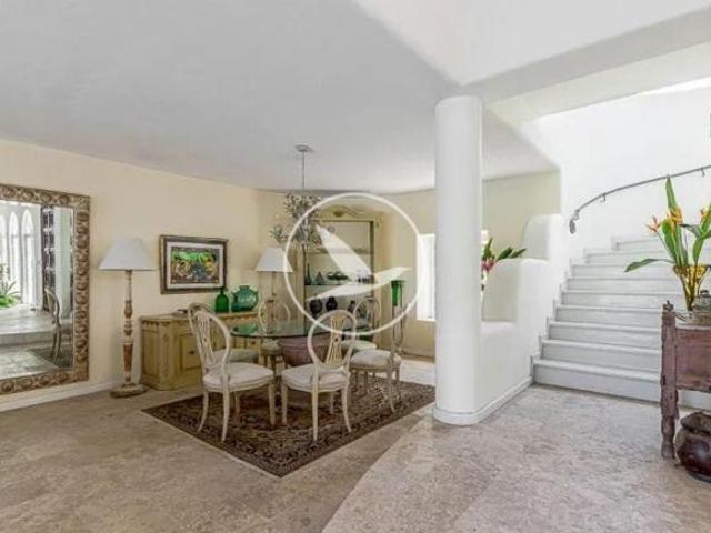 Luxury Oceanfront Villa in Ixtapa, Zihuatanejo