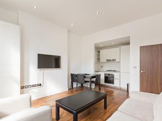 Apartment for rent in Queen's Park, Greater London