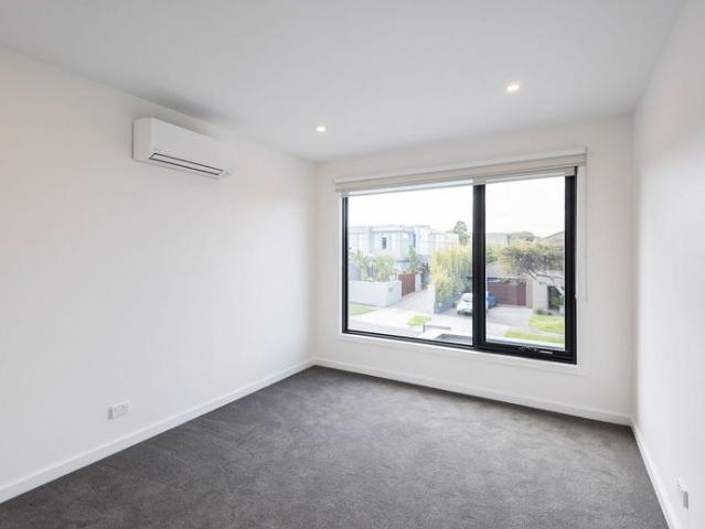 Townhouse for rent in Parkdale, Melbourne