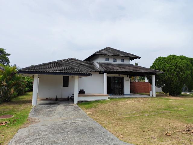 Bungalow for sale in Malaka
