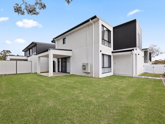Townhouse for sale in Sutherland, New South Wales