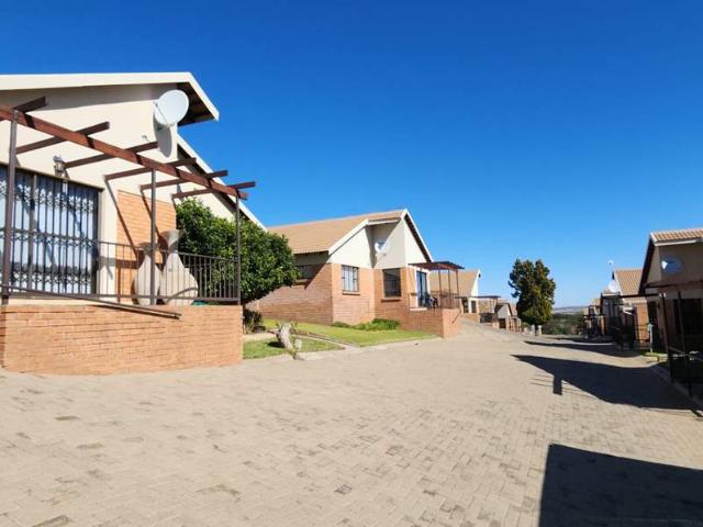 Townhouse for sale in Bloemfontein, Free State