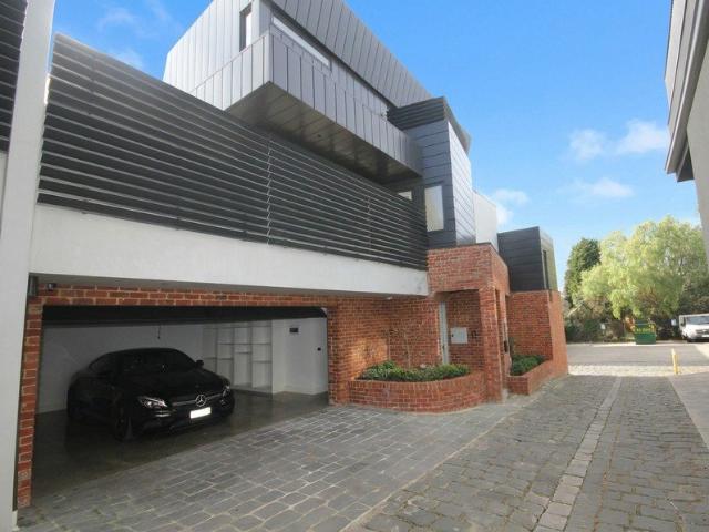 Townhouse for rent in Camerons Creek, Victoria