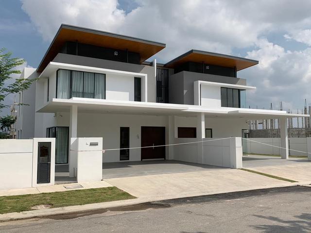 Residential House for sale in Sendayan Village, Negeri Sembilan