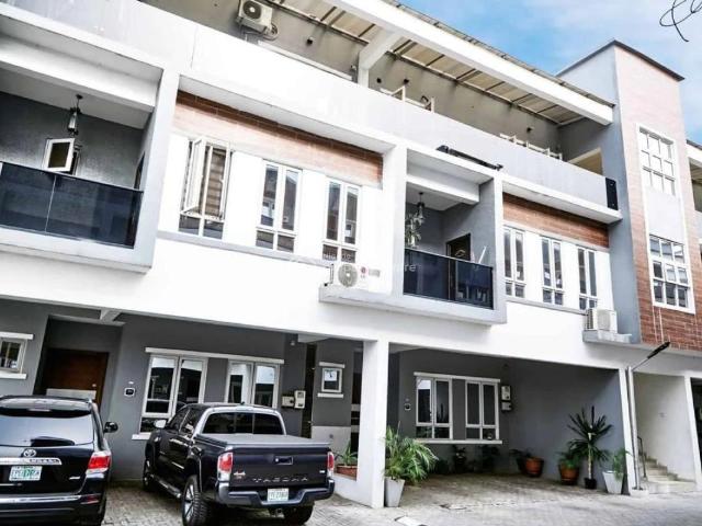 House for sale in Eti Osa, Lagos