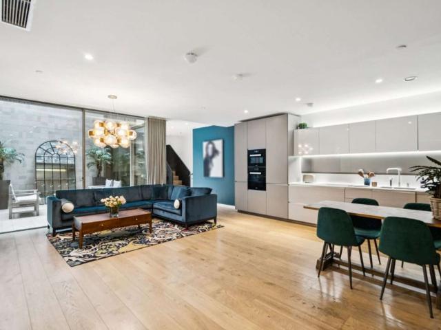 Apartment for rent in Soho, Greater London
