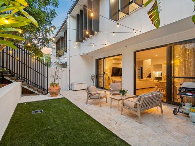 Townhouse for sale in Birkdale, Greater Brisbane