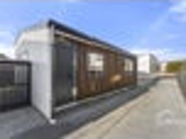 Townhouse for sale in Chaslands, Canterbury