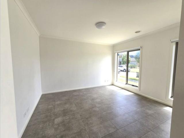 House for rent in Upper Point Cook, Melbourne