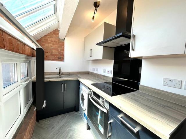 Room for rent in St Matthew's, Old Wharf