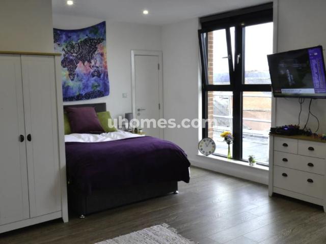 Studio for rent in St Ann's, Haddon