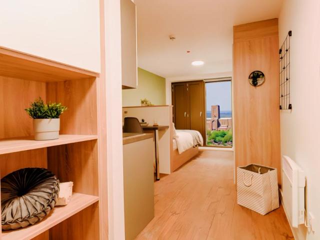 Studio for rent in Guildford Park, Westborough