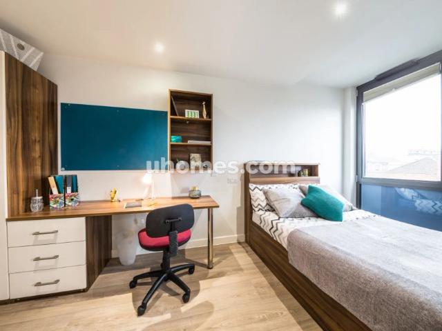 Studio for rent in Reading