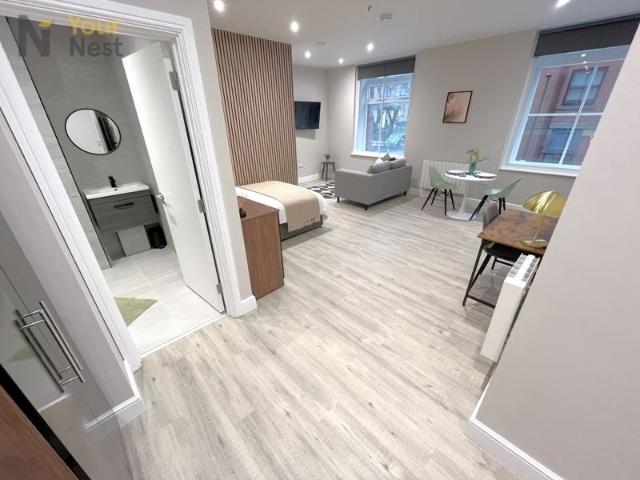 Studio for rent in Woodhouse, West Yorkshire