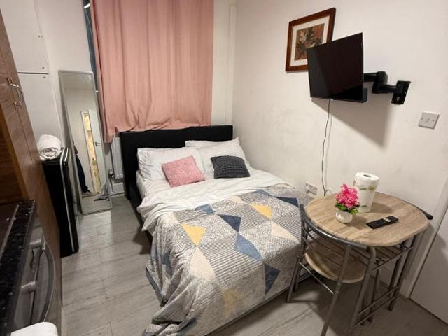 Studio for rent in Islington, Greater London