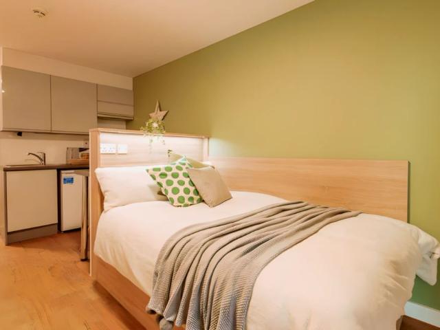Studio for rent in Guildford Park, Westborough
