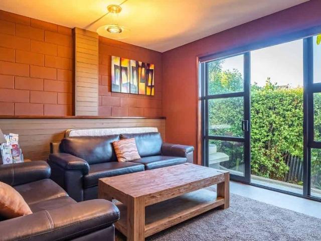 Property for rent in Otakou