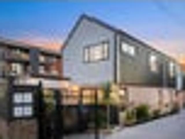 House for sale in Kelston