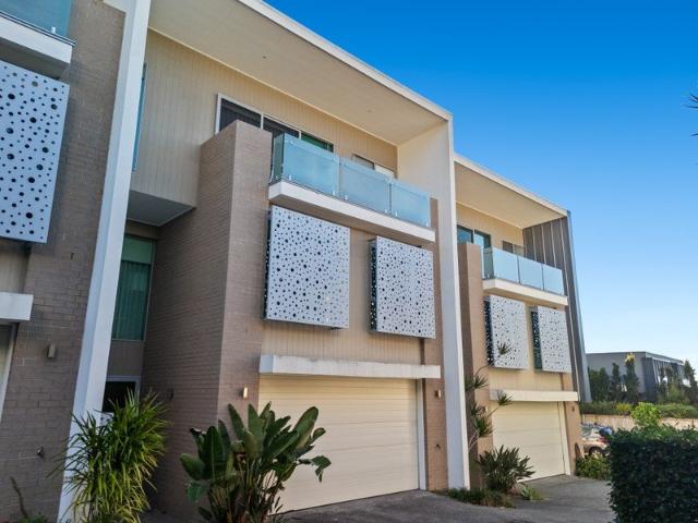 Townhouse for sale in Fernbrook, Queensland