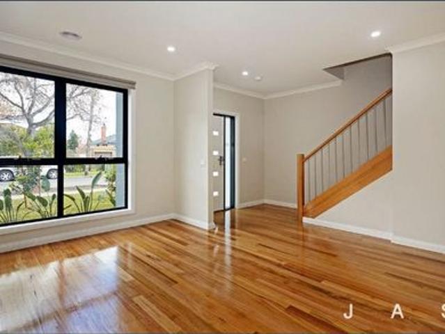 Townhouse for rent in Camerons Creek, Victoria