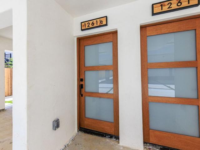 Apartment for rent in Canoga Park, California