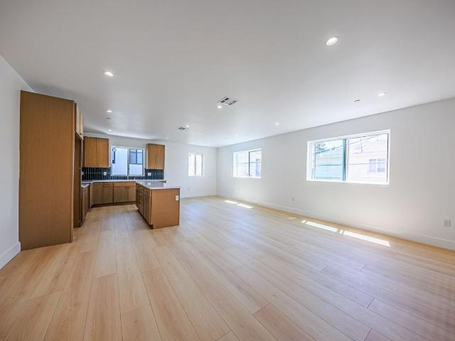 Apartment for rent in Canoga Park, California