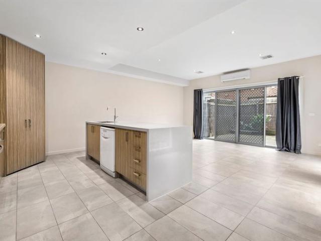 Townhouse for rent in Ferntree Gully, Melbourne