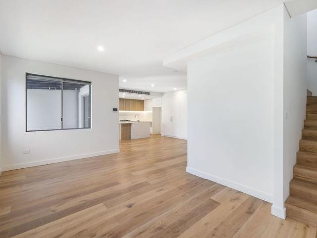Townhouse for rent in Sutherland, New South Wales