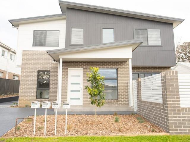 Townhouse for rent in Oak Flats Dc, New South Wales
