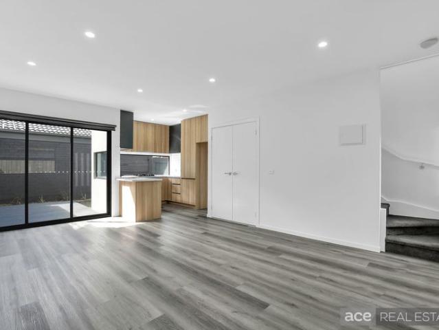 Townhouse for rent in Camerons Creek, Victoria