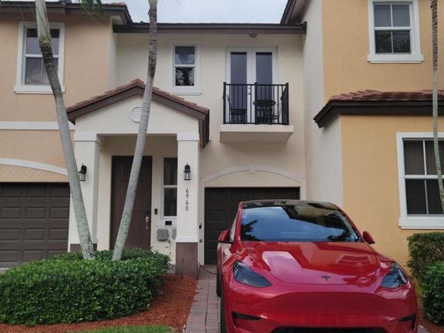 Townhouse for rent in Coconut Creek, Florida