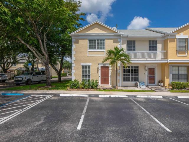 Townhouse for rent in Cooper City, Florida