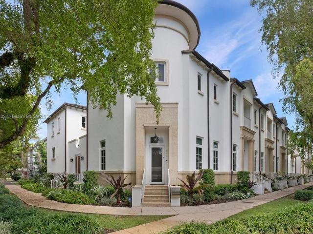 Townhouse for rent in Coral Gables